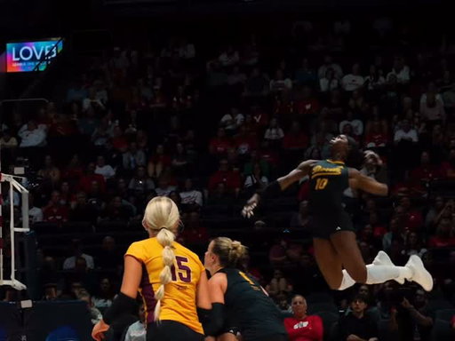 🤝 @noemie.glover #asu #volleyball #avca  video by: @shotbyklvg