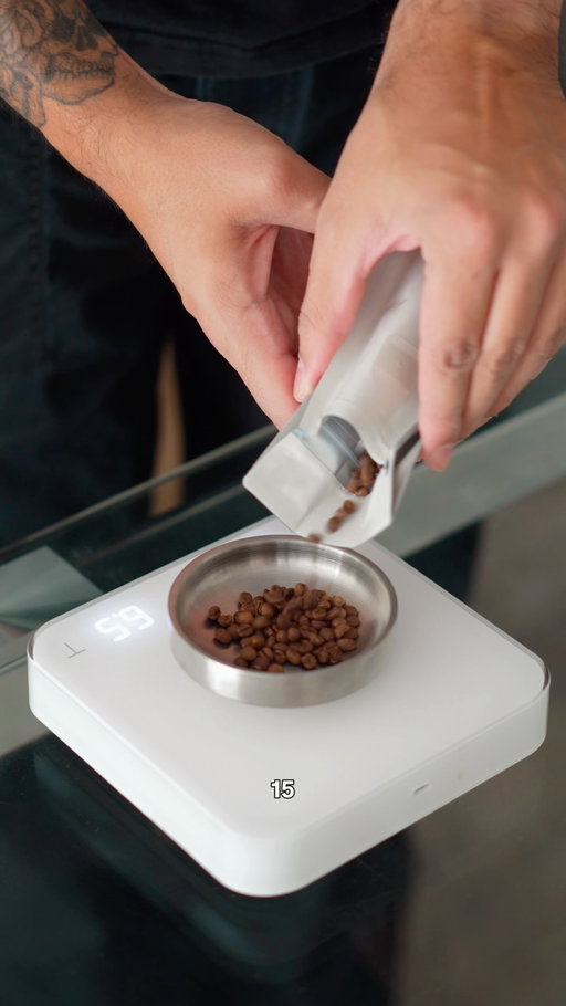 Brewing coffee like a 2026 Brewers Cup champion 🏆☕️

Recipe ⬇️ - by Nas Jaafar 

Dripper: UFO v3 + Hario switch base (works well with other switch drippers)

Beans: Anaerobic natural (original recipe uses a Panama Geisha, but works well across a range of beans)

Dose: 15g, ground to 700 microns (roughly 23-24 clicks on Comandante)

Water: 50ppm, 92°C

Steps
1. Dose into the dripper, WDT to break up any clumps
2. Switch open, bloom pour to 100ml
3. Close switch at 0:58
4. Second pour up to 200ml
5. At 2:00, open switch for a fast drawdown, finishing by 2:10

This is one I’ve been really enjoying recently. Save it for later and give it a try. 

#pourover #specialtycoffee #coffeerecipe #brewerscup #homebrew