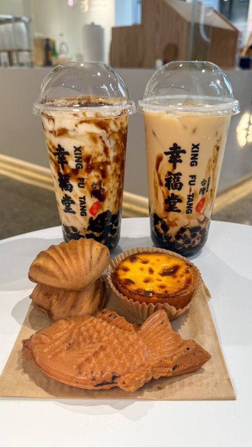 I just found out that Xing Fu Tang has a new pastry lineup, and it’s only available at their West Village location! 🧋🥐 Right now, you can get 1 boba milk tea + 2 pastries for just $12, which makes for such a good midday pick me up. They recently added more seating too. Great for hanging out with friends or doing some work. I’d definitely be back for the butter mochi and boba combo. #nycboba #nycfoodie #nyceats #nycdesserts