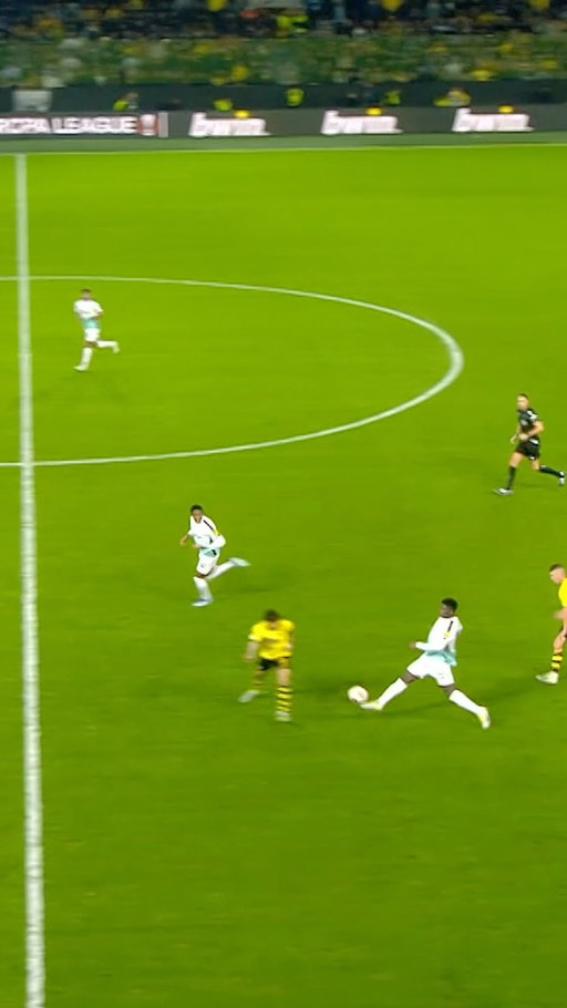 Try and get the ball off Carlos Baleba in midfield ❌

#UEL