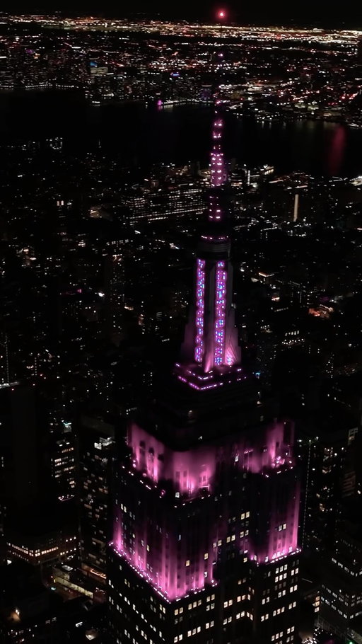 Tonight, the Empire State Building tower lights will turn to a pink sparkle at 9:25 to honor the late Dolly Parton. 

Dolly was a global cultural icon whose seven-decade career reached generations of fans. Beyond entertainment, Dolly leaves a significant philanthropic legacy through the Dollywood Foundation and Imagination Library, which has provided hundreds of millions of books to children worldwide.

At Nine-Two-Five tonight, we celebrate Dolly and her legacy 🩷