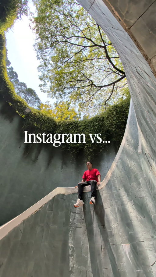 Decided not to wait on line, but the people-watching at the very instagrammable fort canning tunnel in Singapore was 💯 #singapore #fortcanningpark #expectationvsreality #pixel11pro