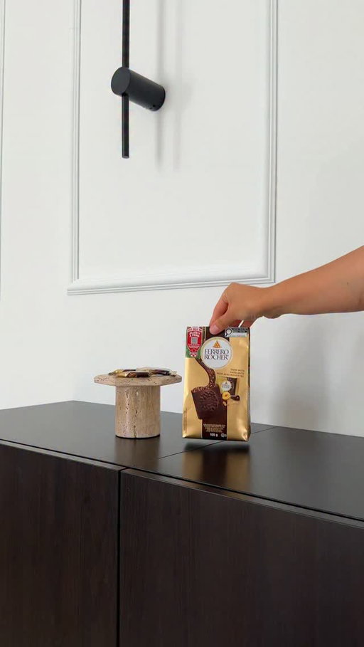 #ad Certains goûts restent avec nous et finissent par faire partie de nos souvenirs. 🤎 

Les nouveaux FERRERO ROCHER® chocolate squares me font redécouvrir un goût que je connais depuis mon enfance sous une toute nouvelle forme!

Chocolat noir et noisettes, chocolat au lait et noisettes ou chocolat blanc et noisettes. Chaque carré combine une coque de chocolat, une garniture aux noisettes, des noisettes grillées et des morceaux croustillants.

Peut-être qu’ils feront partie de vos prochains souvenirs à vous. 

Découvrez-les sur ferrerorocher.ca.

@ferrerorocherca #FerreroRocherchocolatesquares