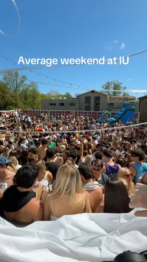 Average weekend at IU, this place is unreal

#iu #iubloomington #indianauniversity #fyp #fraternity