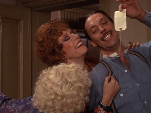 The showstopping, whimsical performer, true icon: Tim Curry.

Thank you for bringing so much joy to our lives. 🕊️

Annie 1982
