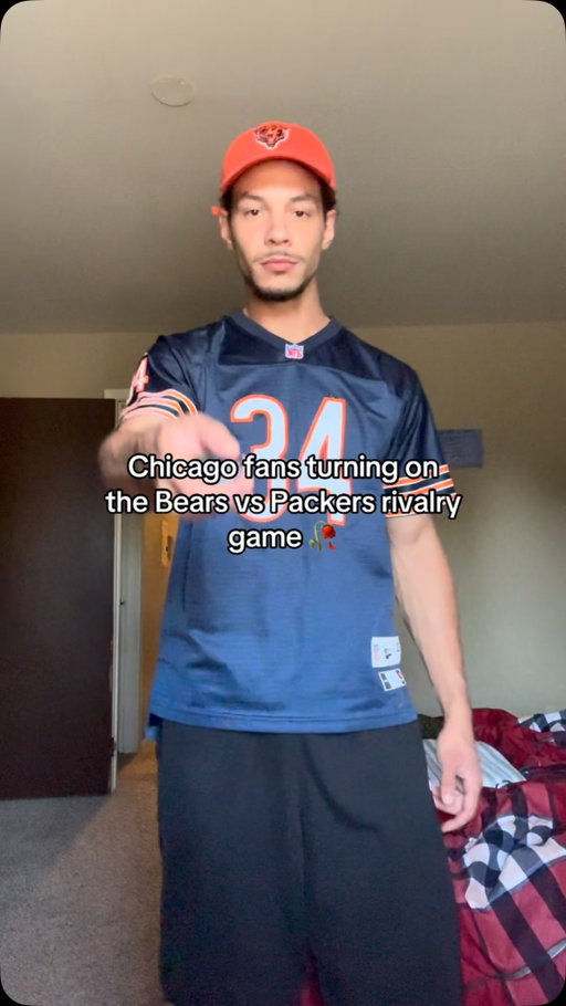 Not a fan of the jerseys 

#calebwilliams #bears #nfl #packers