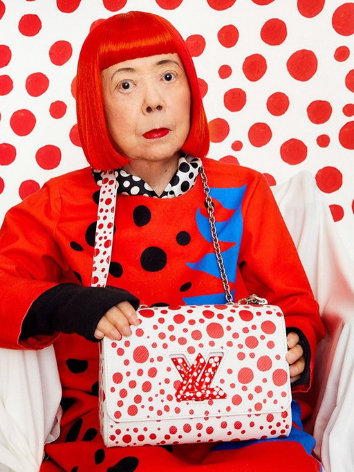 « I am deeply saddened by the passing of Yayoi Kusama, one of the greatest artists of contemporary art.
 
A true living legend, she shaped her life and work with extraordinary freedom, imagination, and vision, leaving an indelible mark on the art world over the past decades.
 
It has been a great honor for everyone at Louis Vuitton to have collaborated with her on two occasions in 2012 and 2023. Her boundless creativity and singular vision have always been an immense source of inspiration.
 
On behalf of Louis Vuitton, I extend my heartfelt condolences to her family, her loved ones, and all those who had the privilege of working alongside her. Her extraordinary legacy will continue to inspire generations to come. »
 
— Pietro Beccari, Louis Vuitton’s Chairman and CEO

©️ Yayoi Kusama, 2022 Copyright of Yayoi Kusama – Photo by Yusuke Miyazaki