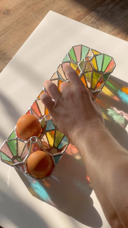 Putting eggs in my stained glass egg carton
#stainedglassartist #stainedglass #sculpture_art #dreamcoreart #surrealartist