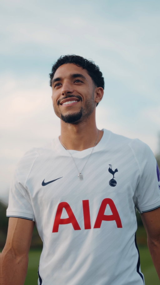 From Cairo to North London.

Omar Marmoush, welcome to the Spurs family 🤍