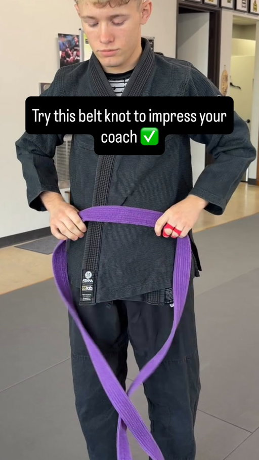 Try this belt knot next time you train 😮‍💨
.
.
.
#jiujitsu #bjj #foryoupage