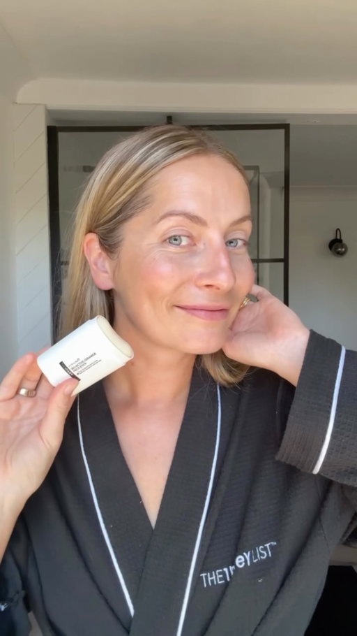 IT’S HERE…Our Bio-Active Ceramide Neck Stick!

Get a visibly firmer, smoother neck in just one swipe 😮‍💨

🧪gua sha-inspired shape
🧪mess-free solid stick
🧪powered by bio-active ceramides which strengthen the skin barrier
🧪clinically proven to lift, firm and visibly smooth neck lines in just 14 days*

Available now on @amazon @amazonbeauty 🇺🇸

*Clinically tested on 28 participants over 8 weeks