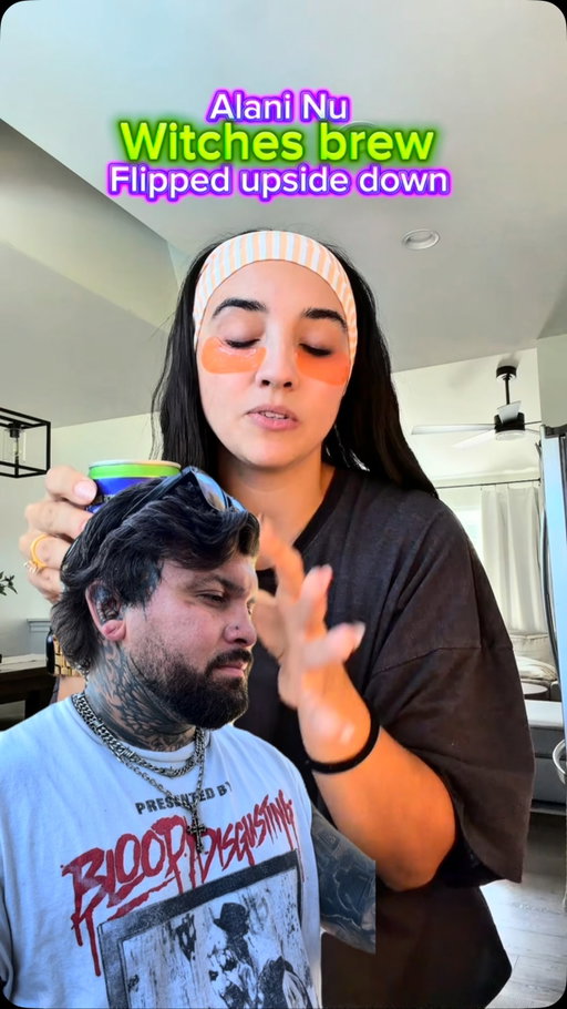 Apparently if you flip the @alaninutrition witches brew upside down the caramel flavor all goes to the top. Let’s find out