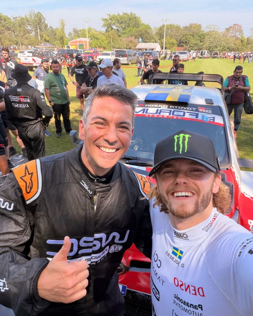 What an honor giving you a ride in my rally car Mr president @santipenapy 😎👊🏻 
Thank you for what you do for this awesome rally and your beautiful country. Rohauy Paraguay 🇵🇾 #rally #speed #crazy