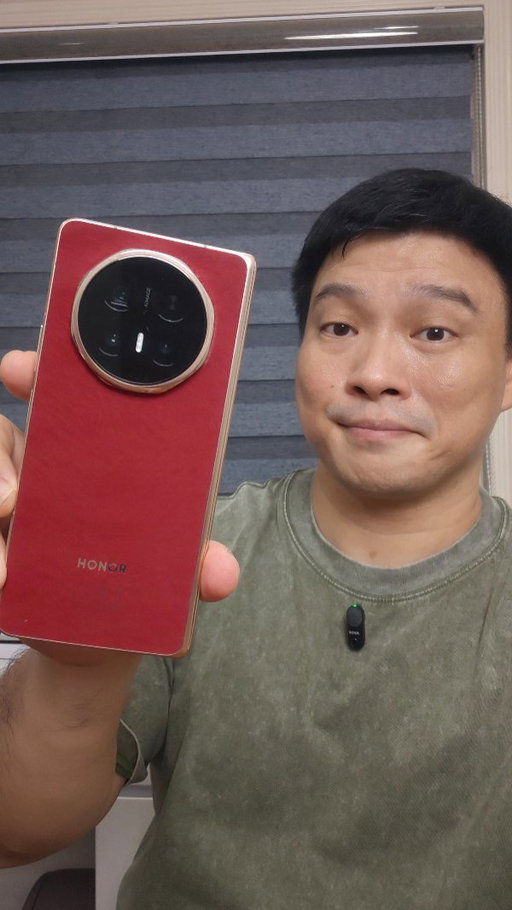 The toughest fold! HONOR Magic v6
@honorph 
#honormagicv6 #gadgetsidekick