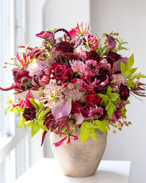 2種のバラとグロリオサの花束
Bouquet of Two Types of Roses and Gloriosa