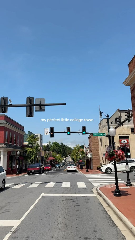 Snagging’ on these streets ❤️ #blacksburg #virginiatech