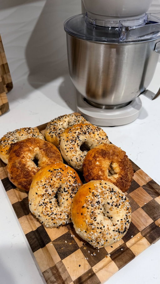Sourdough discard bagels featuring my @bellakitchen 5.3QT Tilt Head Stand Mixer, aka the STIR, to make the process A LOT easier 🥯✨ #bellapartner #bellastir