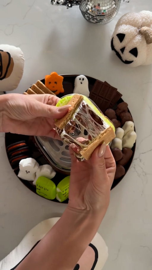 Labor Day Sale deals up to 45% off have landed. Sweeten up fright night with indoor s’mores 🎃 Shop now at the link in bio #AmazonFinds 

🎥: @elizabethhomen