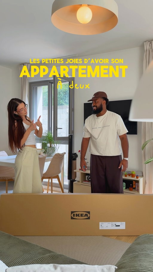 On était venus pour des housses de coussin… notre partie de Sims en a décidé autrement 😭😂 
À chaque passage chez @ikeafrance , notre appart gagne un nouvel objet… c’est plus fort que nous 😭 
Pour toi aussi c’est pareil ? 
#homedecor #interiordesign #homedesign #ikea #cozyhome