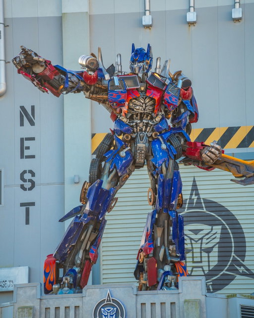 We're greatly saddened to learn of the passing of Peter Cullen. We salute this incredibly talented actor who brought so much heart to the beloved Autobot, Optimus Prime. Your past will always be remembered and your memory will live on. ❤️