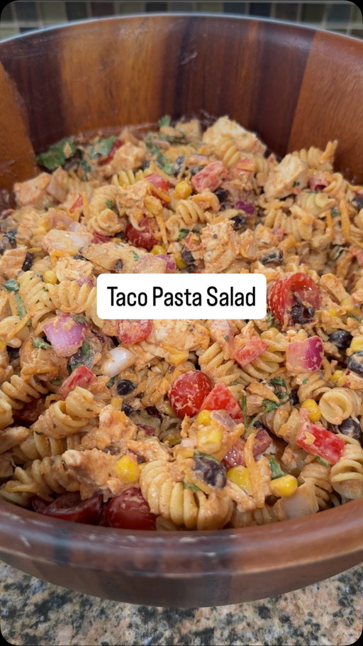 Taco Pasta Salad

Link in bio for the NEW @danosseasoning Tac-O Seasonings! Also available at Walmart.com! Made with natural ingredients and packed with flavor! 

Recipe makes 8 servings

Macros per serving:
416 calories 
42g protein 
53g carbs
4g fat

Ingredients:
1 (14.5 oz) box Barilla Rotini protein pasta
1 lb chicken breast, precooked 
1 cup black beans
1 cup corn
1 cup cherry tomatoes, halved
1/2 red onion, diced
1 bell pepper, diced
1 (7 oz) bag Kraft fat free shredded cheddar cheese 
1/3 cup cilantro, diced
2 cups Chobani nonfat plain Greek yogurt 
1 cup salsa (I used Tostidos)
1 packet Dan-O’s mild Tac-O seasoning 

Directions
1️⃣ Cook pasta according to package directions, then set aside to cool.
2️⃣ In a large bowl, add cooled pasta, chicken breast, black beans, corn, tomatoes, red onion, bell pepper, shredded cheddar cheese & cilantro.
3️⃣ In a separate bowl, combine plain Greek yogurt, salsa & taco seasoning.
4️⃣ Mix until smooth and well combined.
5️⃣ Pour the taco sauce over the pasta mixture.
6️⃣ Toss until everything is evenly coated and the sauce is fully incorporated.
7️⃣ Serve immediately or store in the fridge for later.

#highprotein #easyrecipeideas #highproteinrecipes #pastasalad #danospartner