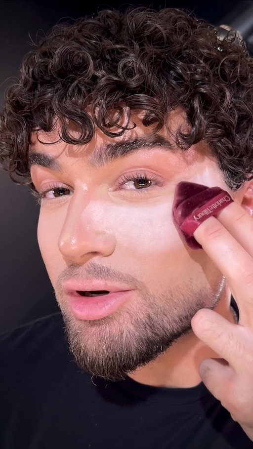 GIRL… STOP DOING YOUR CONCEALER LIKE THIS!! And do it like THIS INSTEAD!!! 😍👀 A D 

Charlotte’s NEW Airbrush Flawless Loose Powder @charlottetilbury available only on the @sephora app on august 28th before it launches online on august 29th and in stores august 31st! #airbrushflawless #ctpartner #makeup #makeupartist #makeuptutorial