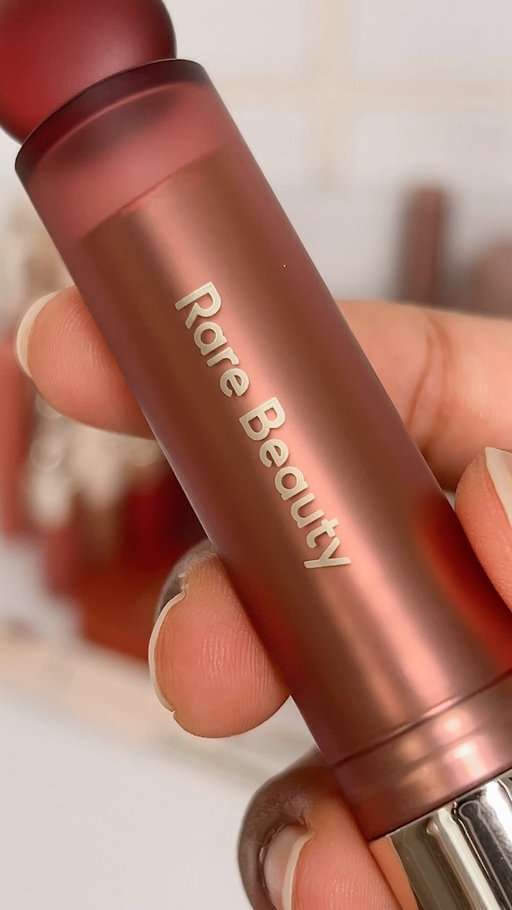 Perfection 👌💄💋 @rarebeauty @selenagomez

#rareroutine #lipoilstick #rarebeautybyselenagomez #rarebeauty #rarereminder