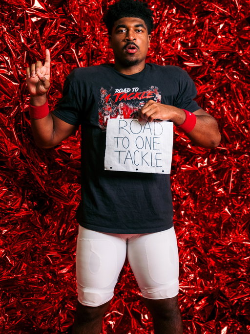 MR. ROAD TO 1 TACKLE X INFLUXER @influxer 

MERCH LINK: https://www.influxermerch.com/products/temple-university-football-black-comfort-colors-tee-53-reggie-jones?Color=Black&Size=S