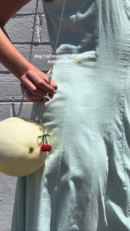Serving fresh-picked fashion 🍈👜 what should we make out of fruit next? #purse #honeydew #melonpurse #fruitart #accessory