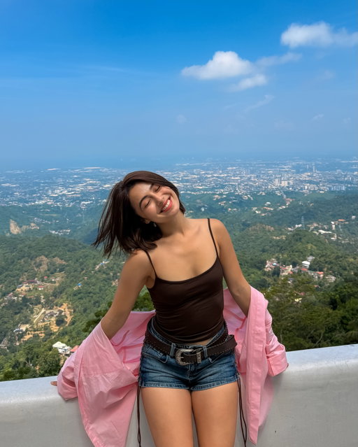 Getting more and more confident with my smile because of @alinainvisiblebraces 
It’s so easy to bring along, even on vacation, so I get to focus on being in the moment while my smile gets bigger and better🩷