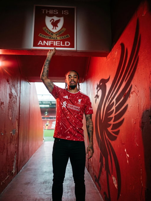 🚨 𝐁𝐑𝐄𝐀𝐊𝐈𝐍𝐆: 𝑩𝑨𝑹𝑪𝑶𝑳𝑨 𝑰𝑺 𝑪𝑶𝑴𝑰𝑵𝑮! 🔴✈️

Liverpool have confirmeed a medical for Bradley Barcola on Sunday — then he will sign a five year deal until 𝐉𝐮𝐧𝐞 𝟐𝟎𝟑𝟏.

Documents exchanged on Thursday and also been approved yesterday - Bradley wanted to say goodbye before travelling.

Final price: £𝟏𝟎𝟔𝐌 𝐅𝐈𝐗𝐄𝐃 𝐅𝐄𝐄 𝐏𝐋𝐔𝐒 £𝟏𝟕𝐌 𝐀𝐃𝐃-𝐎𝐍𝐒. 💸

𝐇𝐞𝐫𝐞 𝐰𝐞 𝐠𝐨, 𝐜𝐨𝐧𝐟𝐢𝐫𝐦𝐞𝐝. ⚡️🇫🇷