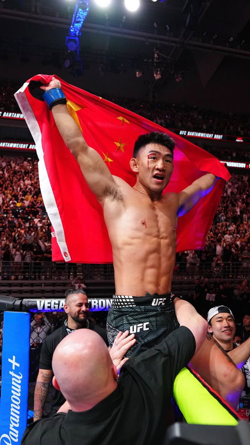ARE YOU KIDDING @YADONGSONG 🤯

HE JUST KNOCKED OUT UMAR NURMAGOMEDOV at #UFCSHANGHAI!