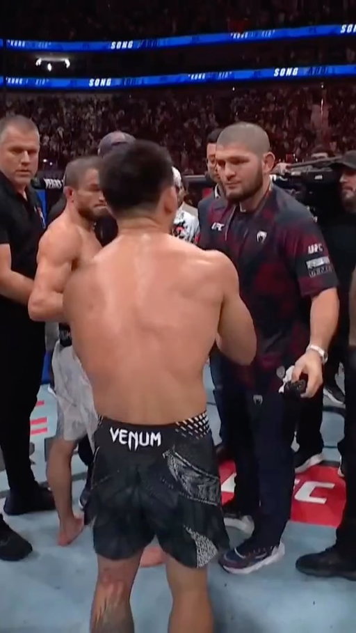 Song Yadong and team Nurmagomedov share a moment after Song KOs Umar in the main event! 👏 

#UFCShanghai #UFC #MMA | Stream TNT Sports on HBO Max