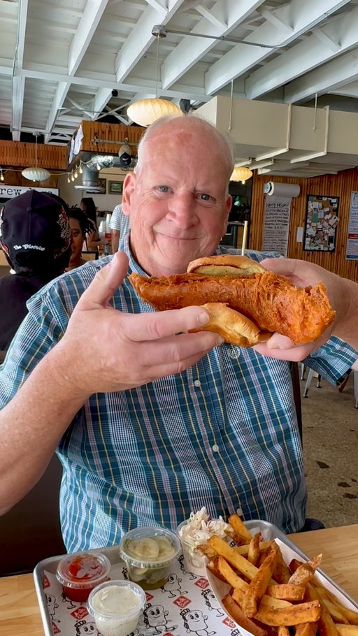 The struggle is real 🤪
Can Keith actually pick up the Friday fish sandwich special @clarkssnackbar_clt 🤔
This thing is massive, crispy, flaky, and delicious! 
TIP - Split it with someone 😂
(If I hadn’t muted the sound in the video you would have heard me say - hey I’m taking a video so don’t pick your nose or anything 🤣)
Fish Fridays | Sandwich Lover | Check this out!
#eatlocal #checkitout #finerwiththyme #cltfood #fishsandwich