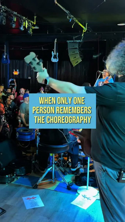 One member of Wheatus understood the assignment 🤖

🎥: @jesslevyofficial