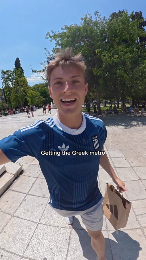 English boy explores the Greek metro 🇬🇷

#greece #languages #ελλαδα #metro