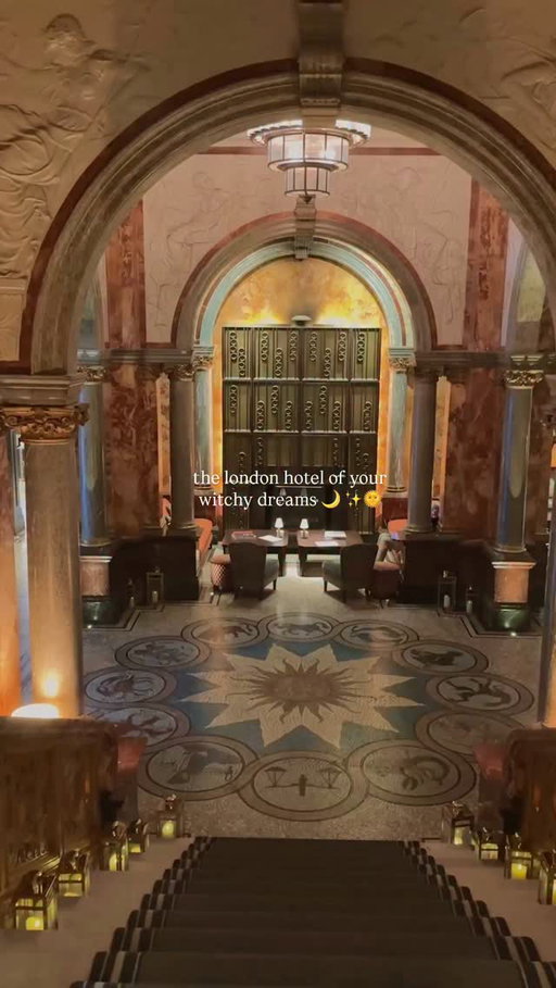 It’s the most perfect bookish Autumnal stay 📚 🌧️ 

How beautiful is the entryway mosaic in this hotel? It’s in such a perfect location if you love anything witchy or bookish too with my favourite London occult book shop nearby, art shops and plenty of book shops generally!

This hotel also has links to the titanic too! With the hotels architect having designed the first-class dining room on the RMS Titanic. It has such a beautiful cosy feel, even in the daytime the hotel has the most gorgeous moody lighting with candles everywhere. 

They are very dog-friendly too with a special room service menu just for dogs!

✨This hotel was a pr stay and I hope I can visit again soon 🥹

#londonhotels #witchylondon #bookish #bookshops #autumn