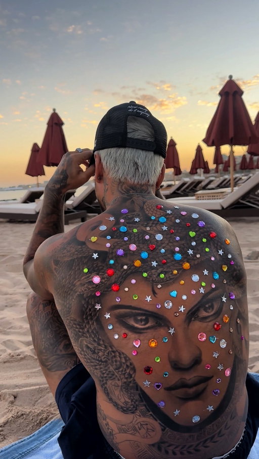 POV: she sees a trend and wants to do it 🤷‍♂️

#tattoos #backtattoo #reelstrend