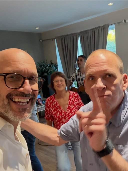 Ça a fait 40 ans ce mois d’août que mon frère a eu son accident. 40 ans… 
40 ans d’épreuves, de réadaptation, de résilience. Avec la famille et ses proches on a fêté ça à la maison Martin Matte de Laval hier. Il était heureux. Moi aussi.
Bravo le frère.