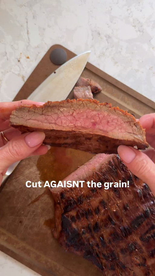🔗 comment “RECIPE” and I’ll send my favorite flank steak marinade straight to your DMs. 

Just promise to cut it AGAINST the grain. 👏🏻

https://ohsnapmacros.com/the-best-flank-steak-marinade-with-green-onion-garlic-oil/