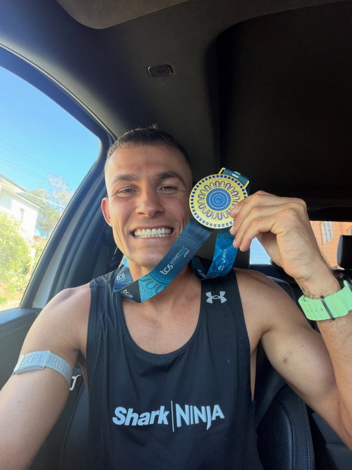 2:36:36 Sydney Marathon 🤝🏃‍♂️ PB but was up bloody against it today. Grateful to put myself in places where the only way out is through. Appreciate all the love out on the course 🤍 geez we are lucky to live in this beautiful country 🇦🇺 #chasinggreatness

Shout out to coach @cjrowlings