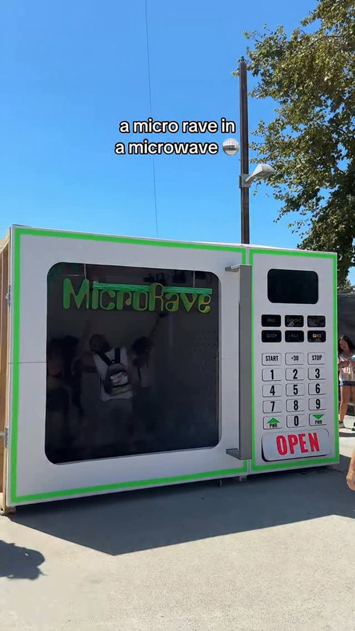 A micro rave spotted at Daisy Chain Fields! 🪩

Who else is at the first-ever Daisy Chain Fields Festival in Irvine today? 

Follow for more music and concerts in SoCal! #concerts #daisychain