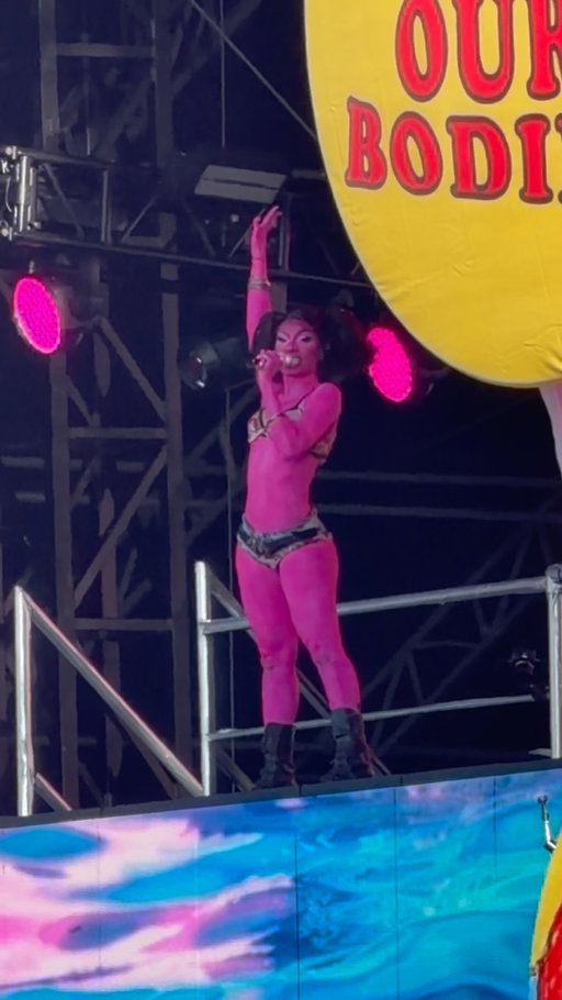 you seem pretty PINK for a girl so anxious 

Doechii performs “Anxiety” at Daisy Chain Fields. 

#daisychainfields #doechii