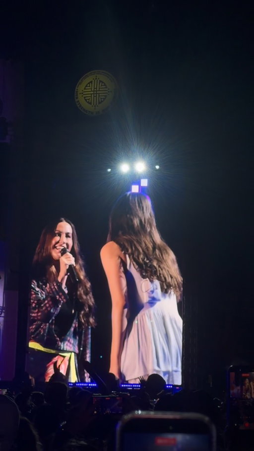 Ironic AND iconic 🔥

Olivia Rodrigo surprises guests at Daisy Chain Fields with a special performance of “Ironic” with Alanis Morissette.

#daisychainfields #oliviarodrigo #alanismorissette