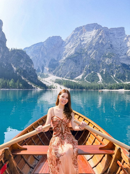 Summer in Dolomites🛶
#lagodibraies 
#Dolomites
#Jessiescape
#Travel 
#Italy