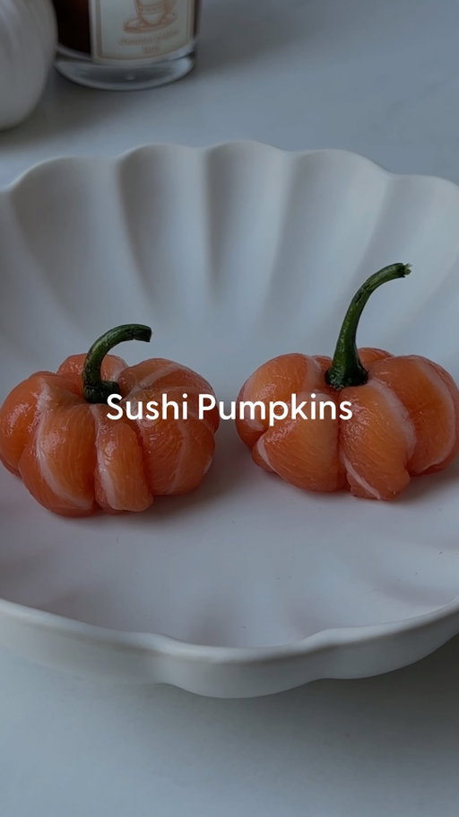 Give your nigiri a fall twist. 🎃 These Sushi Pumpkins are so fun & perfect for the autumn season. Inspired by: @sibatable