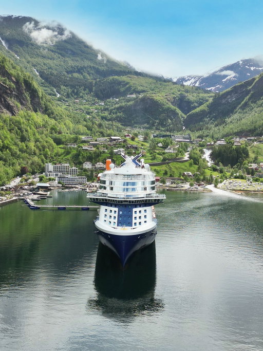 Geiranger, we wish we could stay a little longer 🇳🇴💙​

Taking in every last moment of this Norwegian gem, surrounded by spectacular mountain views and the iconic Seven Sisters waterfalls.​