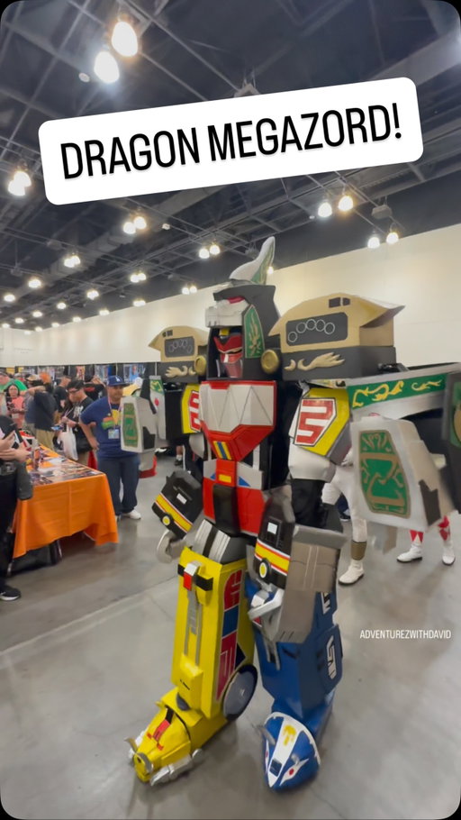 DRAGON MEGAZORD Landed at Power Morphicon 2026! Wow! 

@officialpowermorphicon 

Cosplayers: @the_utility_ranger @the_powerranger_couple 

#powermorphicon #powerrangers #mmpr #mightymorphinpowerrangers
