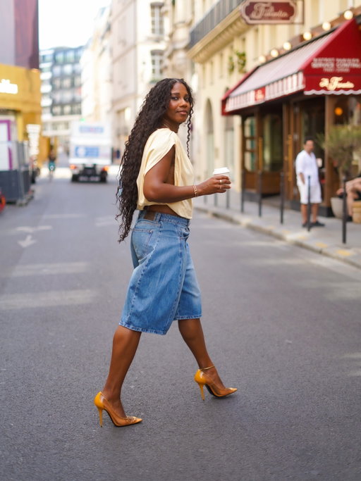 Got these sweet @ysl beauties in Paris. See what else I got on YouTube 💛

comment SHOP for a DM with outfit LINKs
@revolve top & handchain
@urbanrevivo shorts
@_jennybird anklet
@chanelofficial bag

📍Noir the best coffee in Paris
📸 @paris_videographer 

https://liketk.it/6m76f