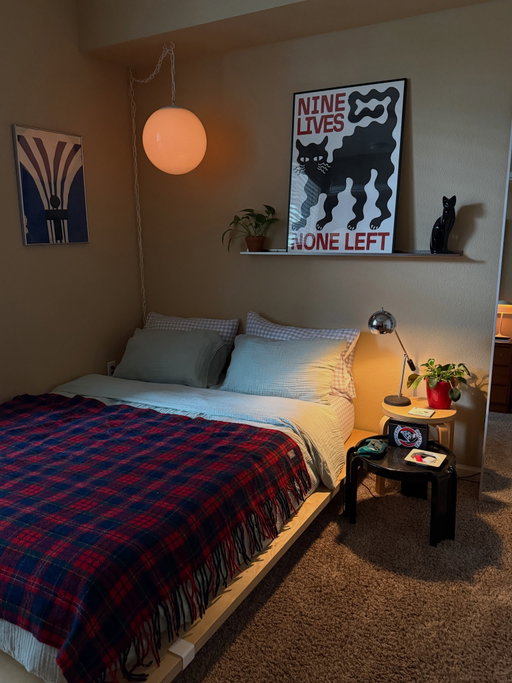 a moody sunday afternoon in my bedroom 🌀🛏️